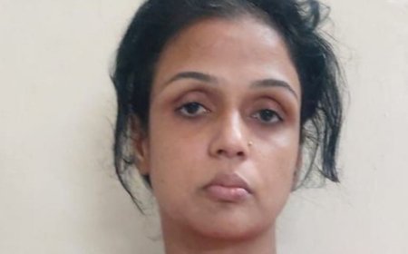 एक्ट्रेस पर RPF अफसर पर ब्लेड से हमले का आरोप:स्लीपर टिकट पर एसी कोच में बैठी थीं अंतरा बनर्जी