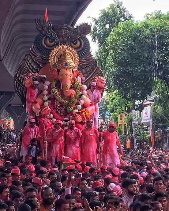 बॉलीवुड में किसने शुरू की गणपति पूजन की परंपरा? जानें इन बड़े सितारों के नाम