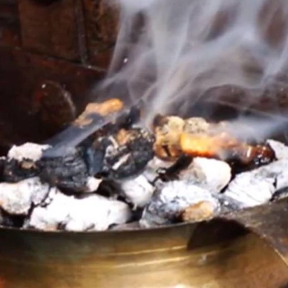 मातृ नवमी आज:पितृ पक्ष की नवमी तिथि पर उन महिलाओं के लिए धूप-ध्यान करें, जो मृत्यु के समय सुहागिन थीं