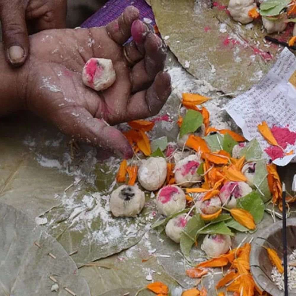 10 अक्टूबर पितृ पक्ष का अंतिम दिन:आज त्रयोदशी का और 9 अक्टूबर को करें दुर्घटना में मृत लोगों का श्राद्ध, जानिए इन दिनों में कौन-कौन से शुभ काम करें