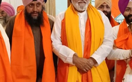 3700 किमी की यात्रा कर हेमकुंड साहिब पहुंचे पाक श्रद्धालु:बर्फबारी के बीच की अंतिम अरदास, उत्तराखंड में मिली सुविधाओं की तारीफ की